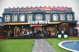 bigg-boss-tamil-season-3-house-entrance-with-logo-1